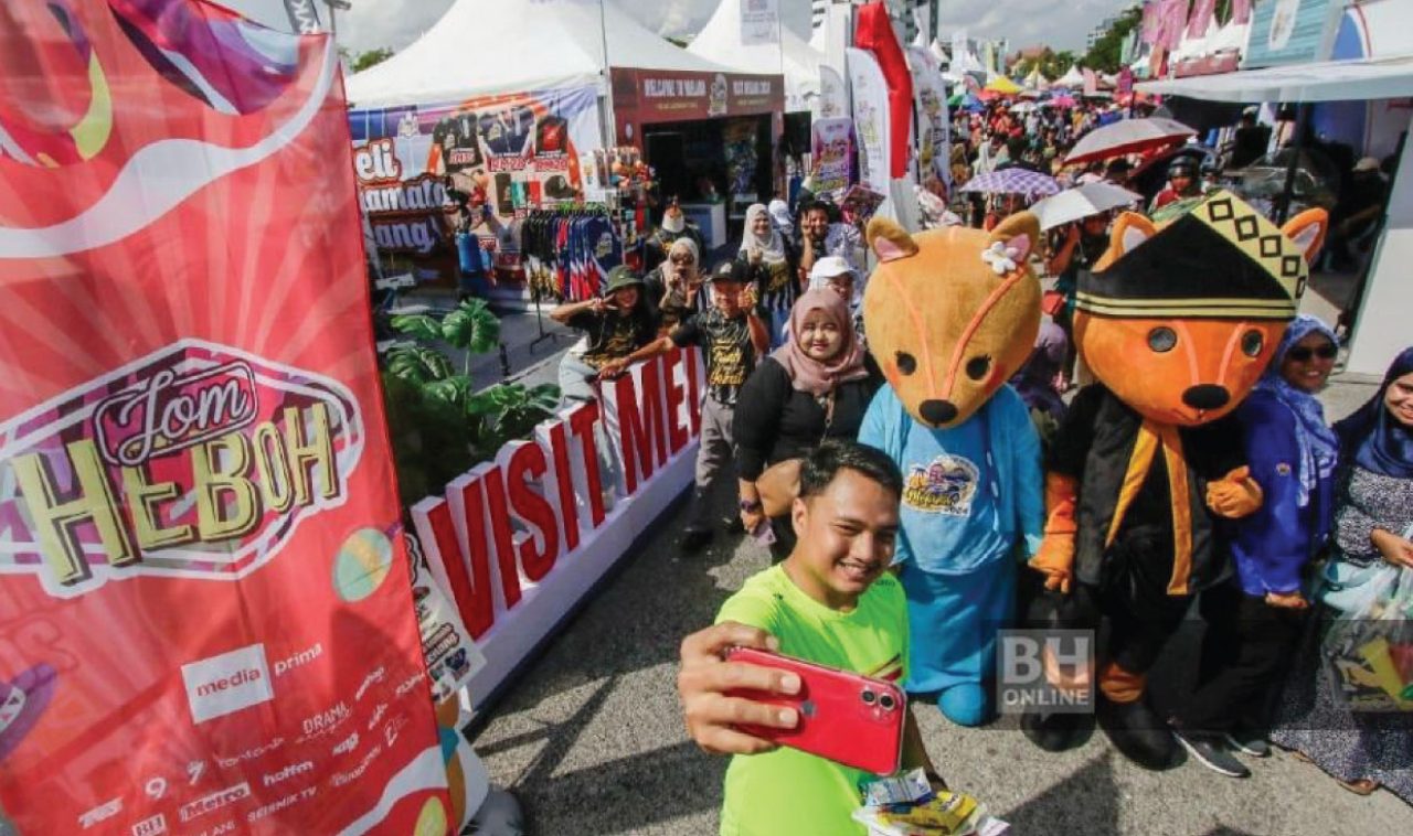 Karnival-Jom-Heboh-Melaka-meriah-IMAGE